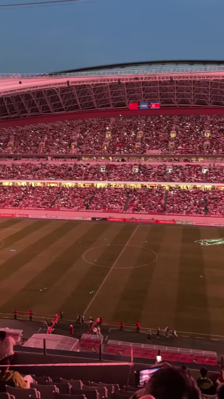 [精彩资讯]美轮美奂！西安国际足球中心上演灯光秀